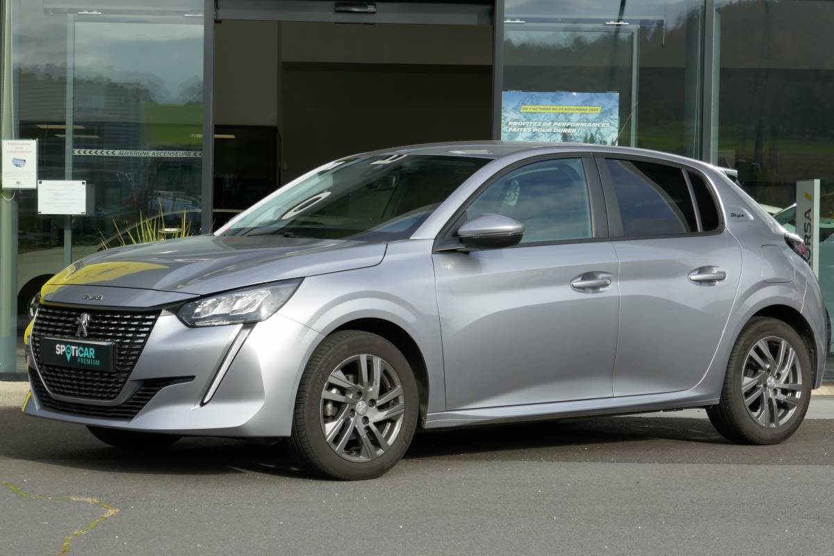 Peugeot 208 (2)